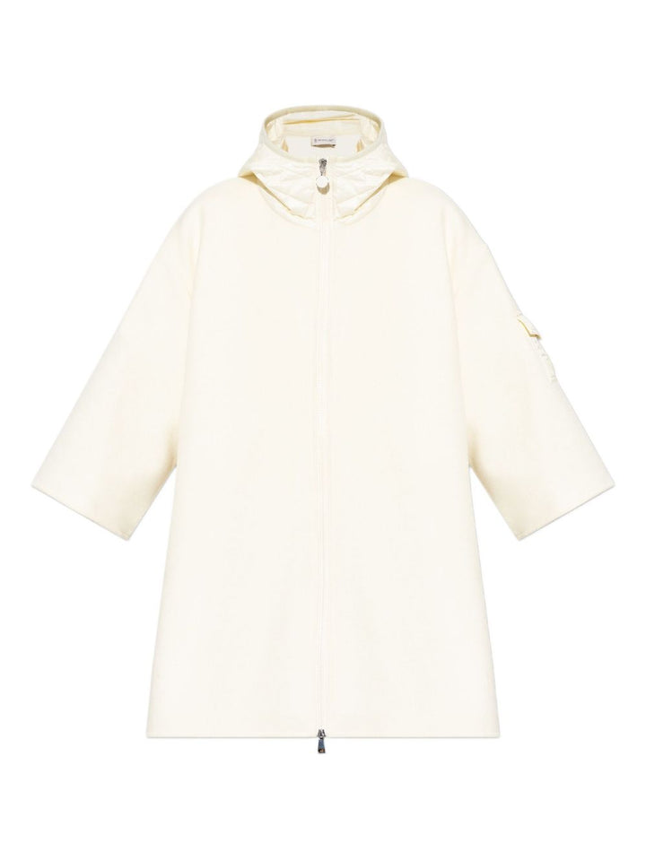 Moncler
Mantella con cappuccio