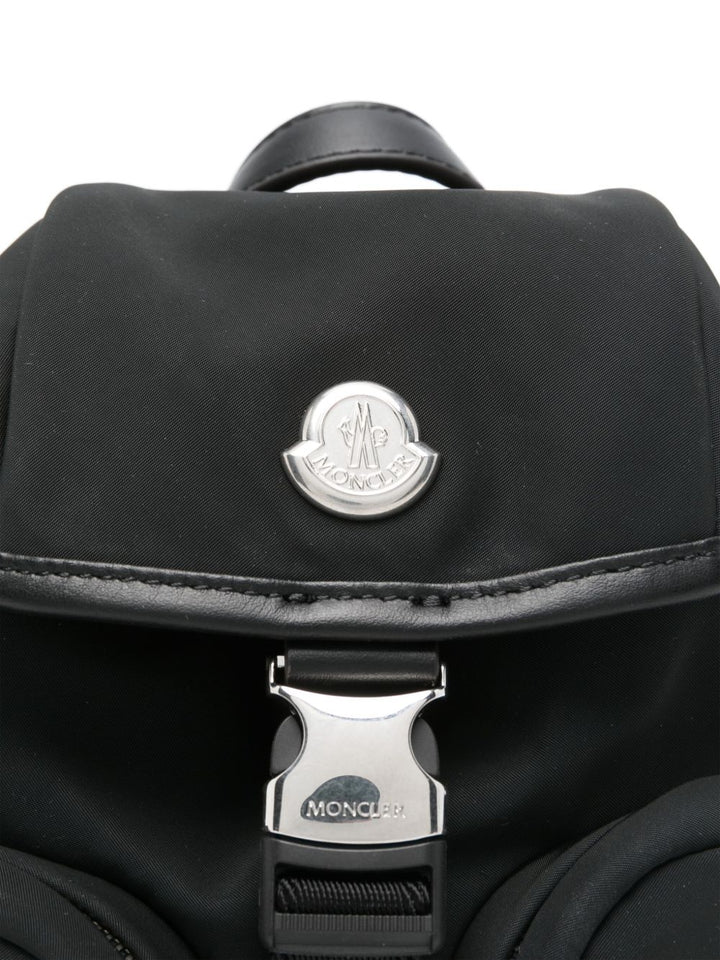 Moncler
Zaino nero con fibbia