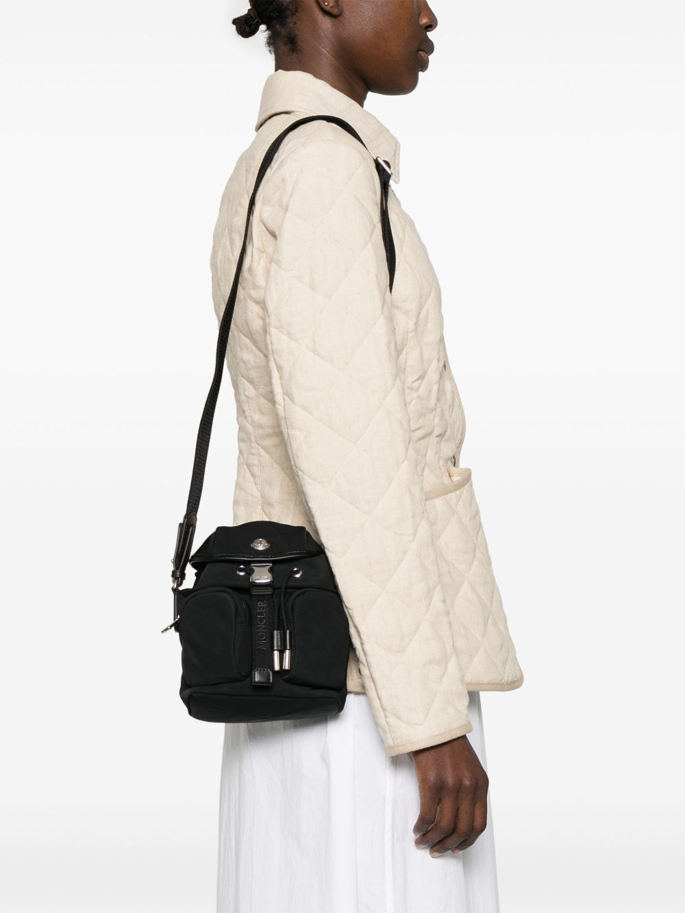 Moncler
Zaino nero con fibbia