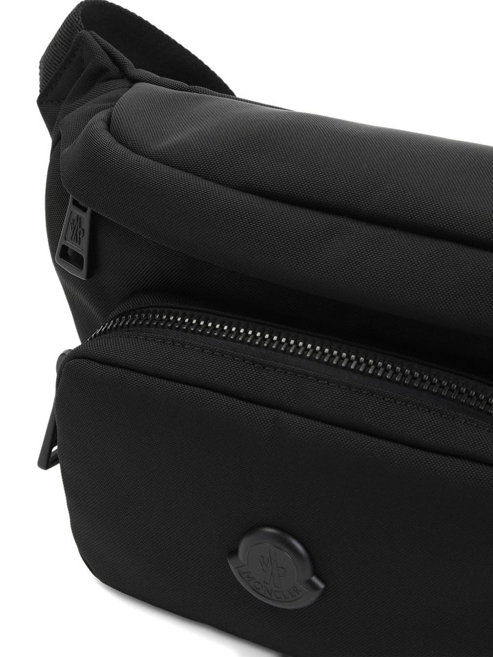 Moncler
Marsupio con zip