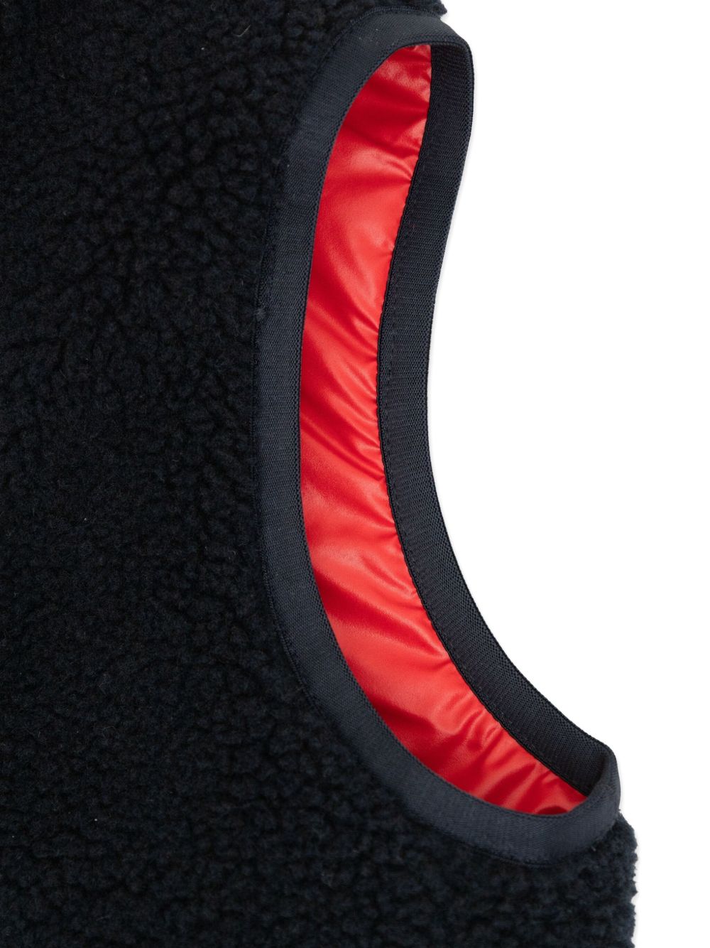 Moncler Enfant
Gilet con applicazione