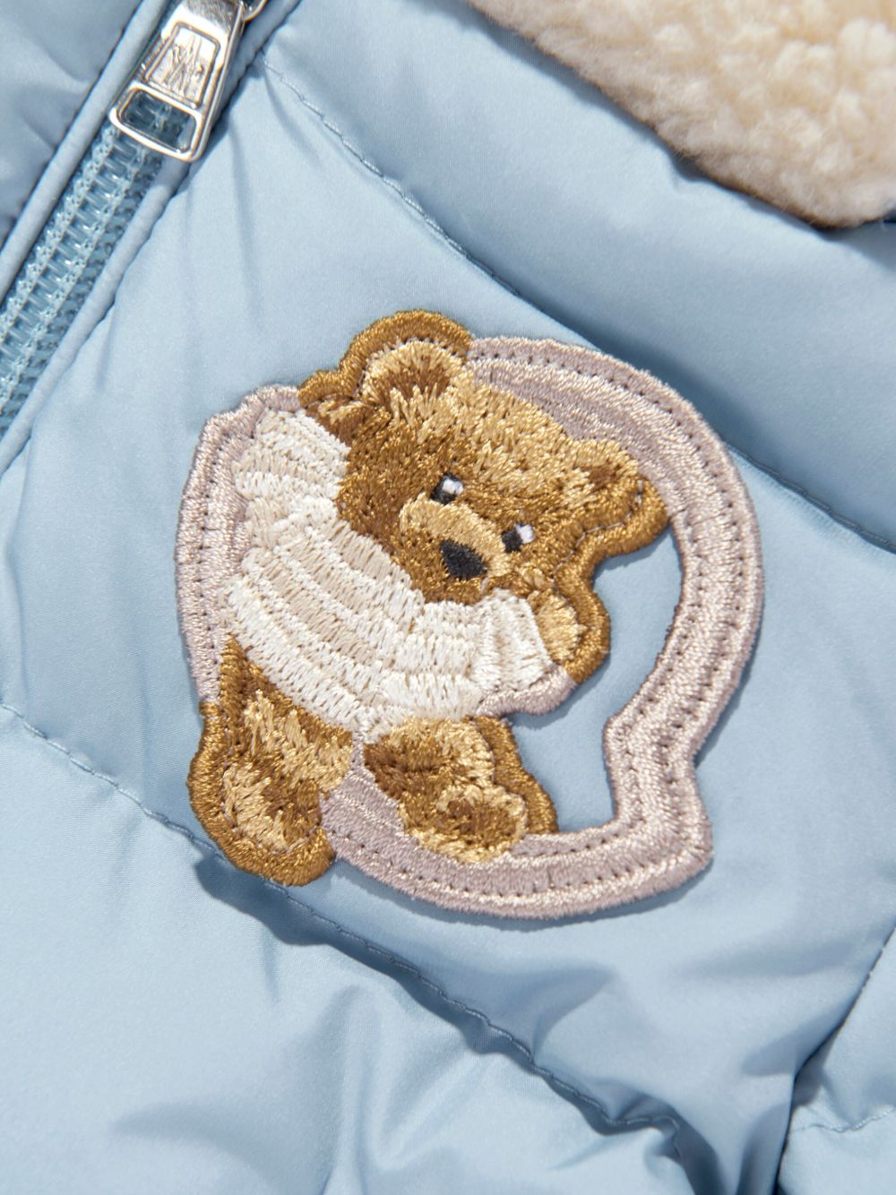 Moncler Enfant
Giubbotto imbottito in piuma