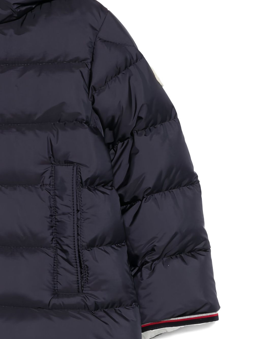 Moncler Enfant
Piumino con cappuccio blu