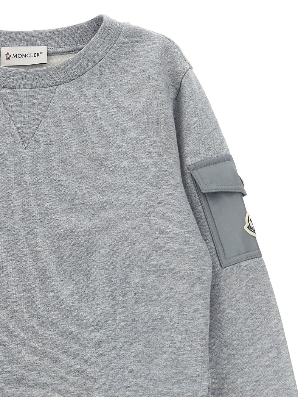 Moncler Enfant
Felpa grigia girocollo