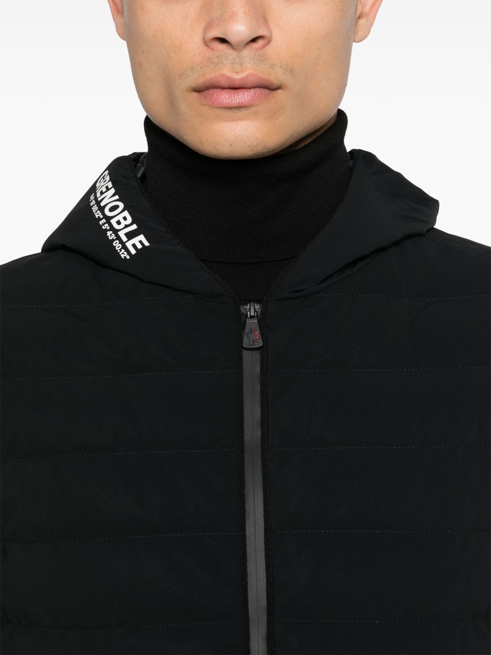 Moncler Grenoble
Piumino con zip