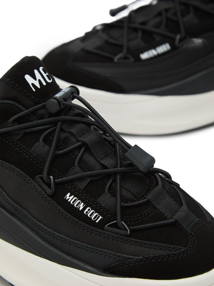 Moon Boot
Sneakers con plateau e logo