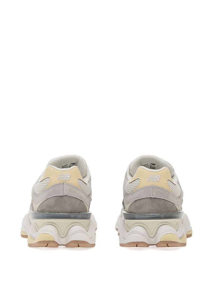 New Balance
9060