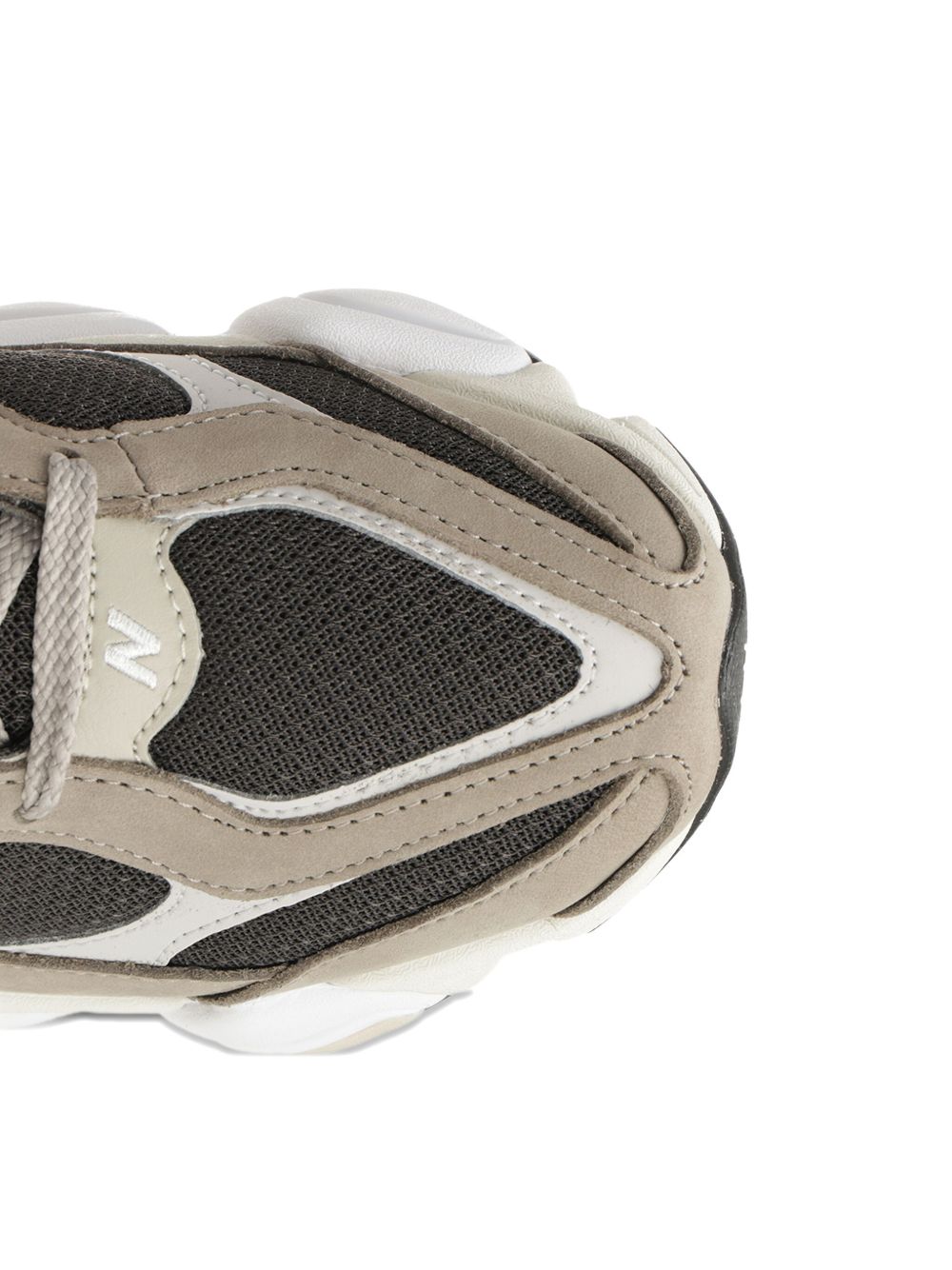 New Balance Sneakers 9060 Caratteristiche