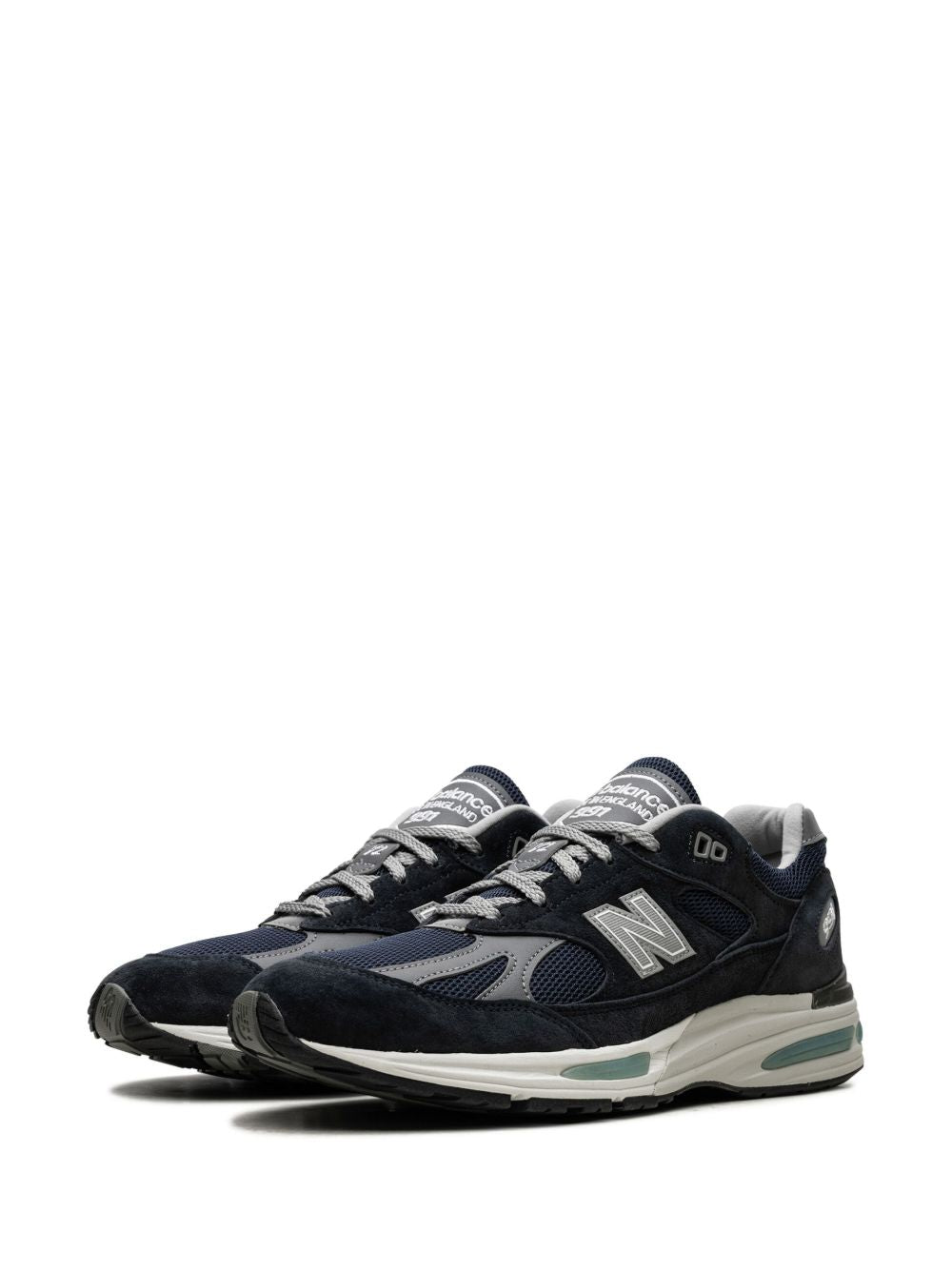 New Balance
991v2