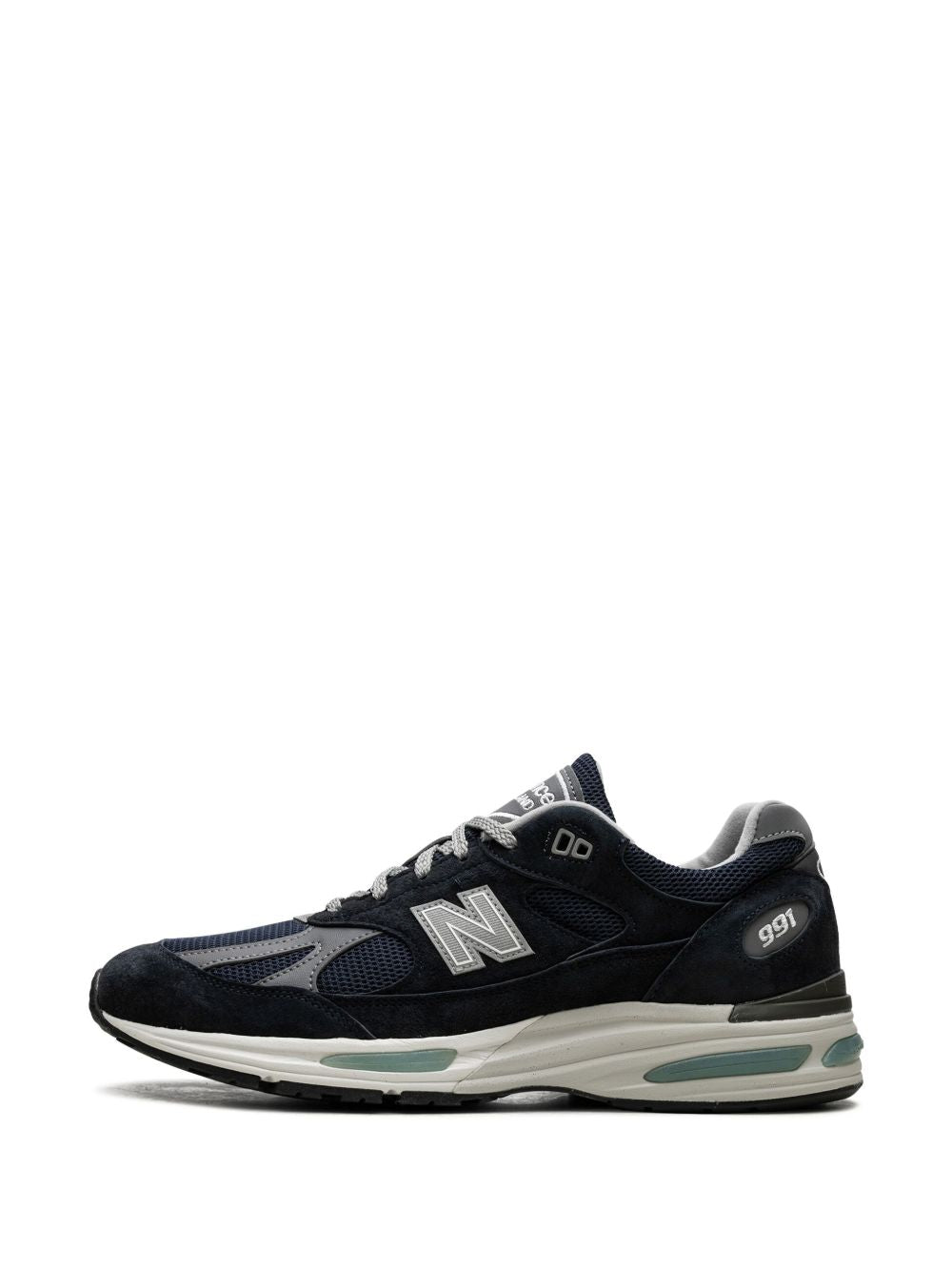 New Balance
991v2