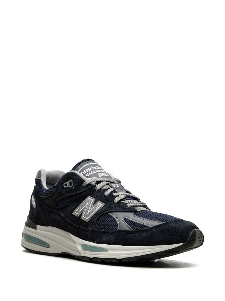 New Balance
991v2