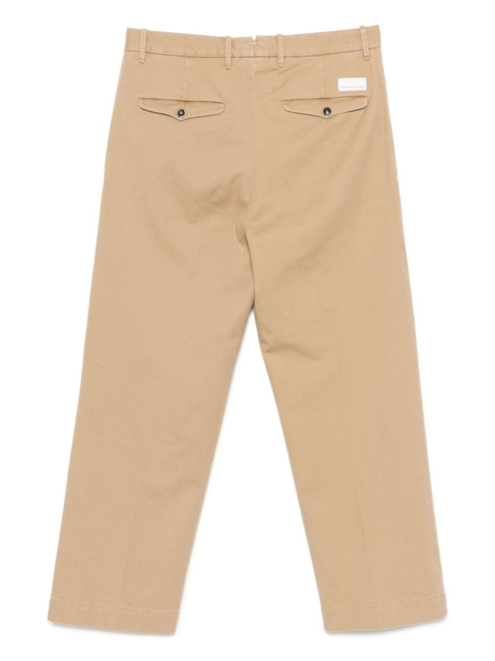 Nine In The Morning
Pantaloni in cotone con patta e bottoni