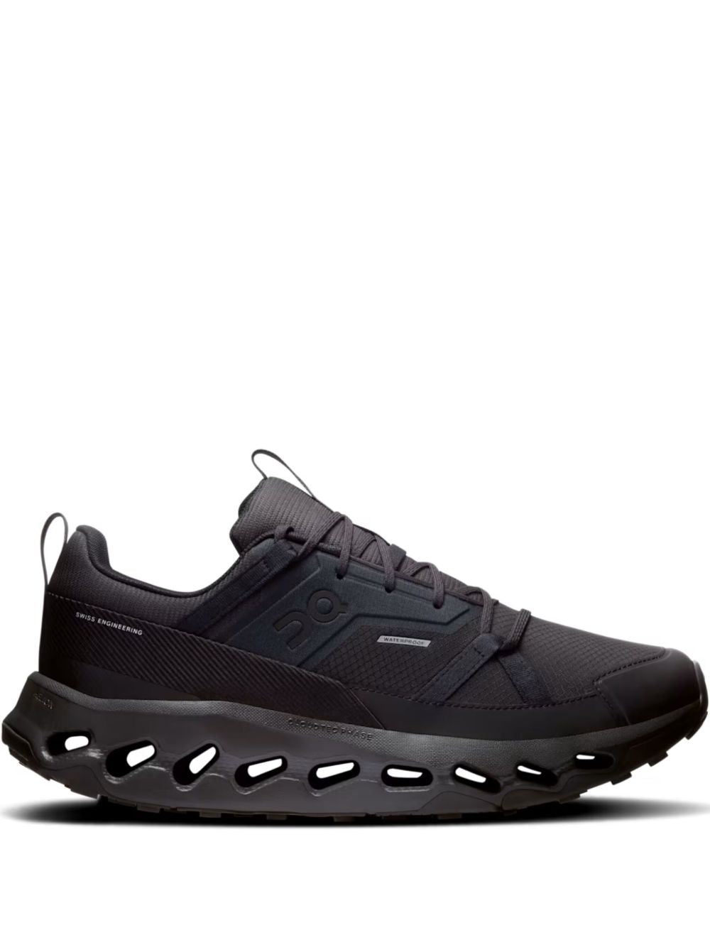On
Sneakers nere