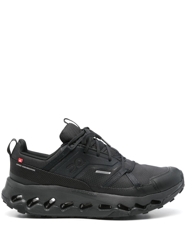 On
Sneakers nere