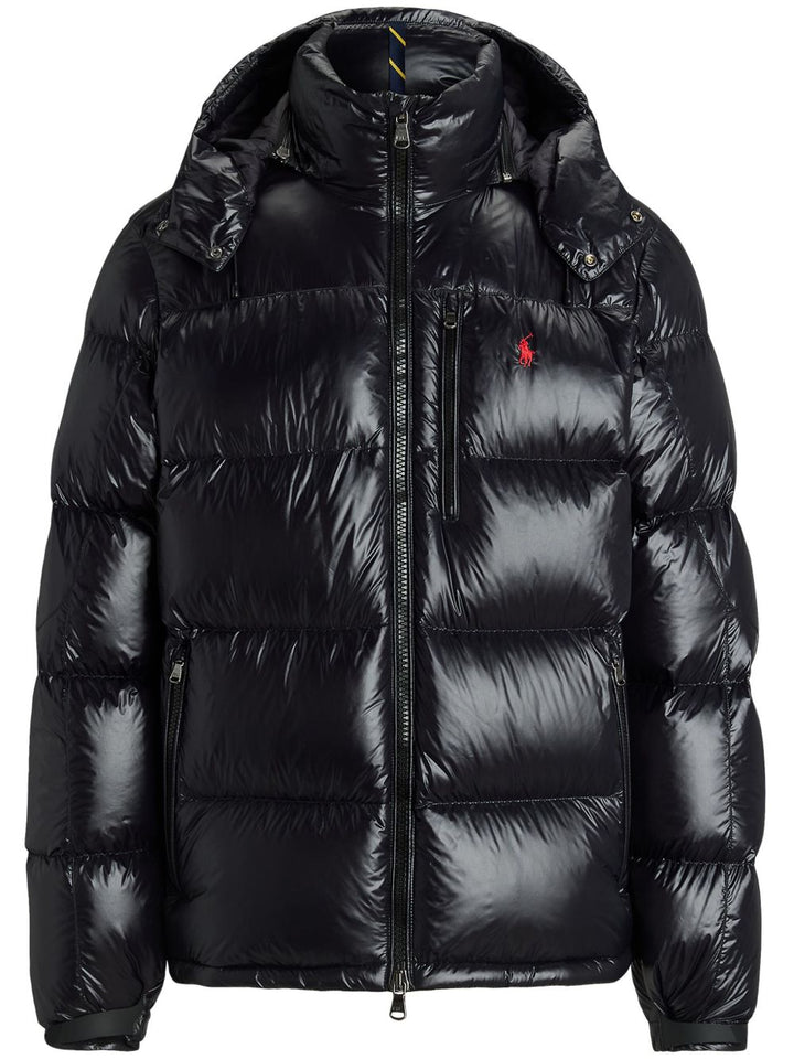 Polo Ralph Lauren
Piumino nero, chiusura frontale con zip