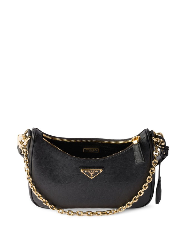 Prada
Borsa 

chiusura superiore con cerniera nera, logo triangolare in smalto, tracolla a catena