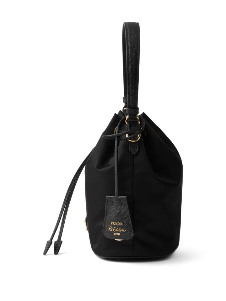 Prada
Borsa nera con coulisse