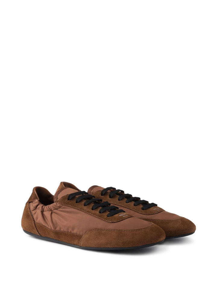 Prada

Sneakers marroni