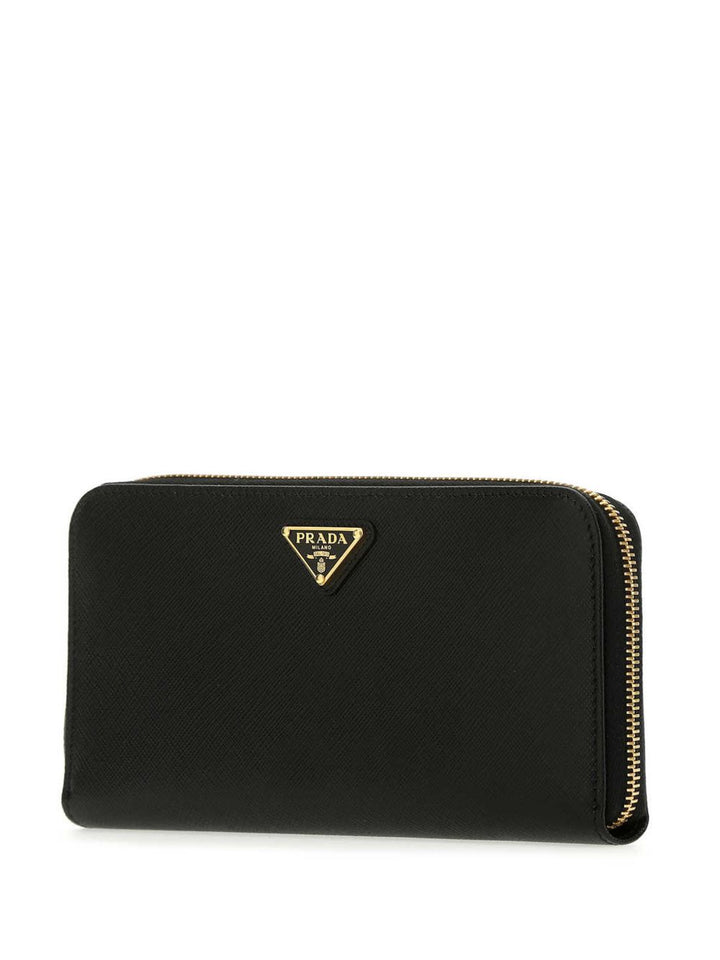 Prada
Portafoglio grande con zip a giro