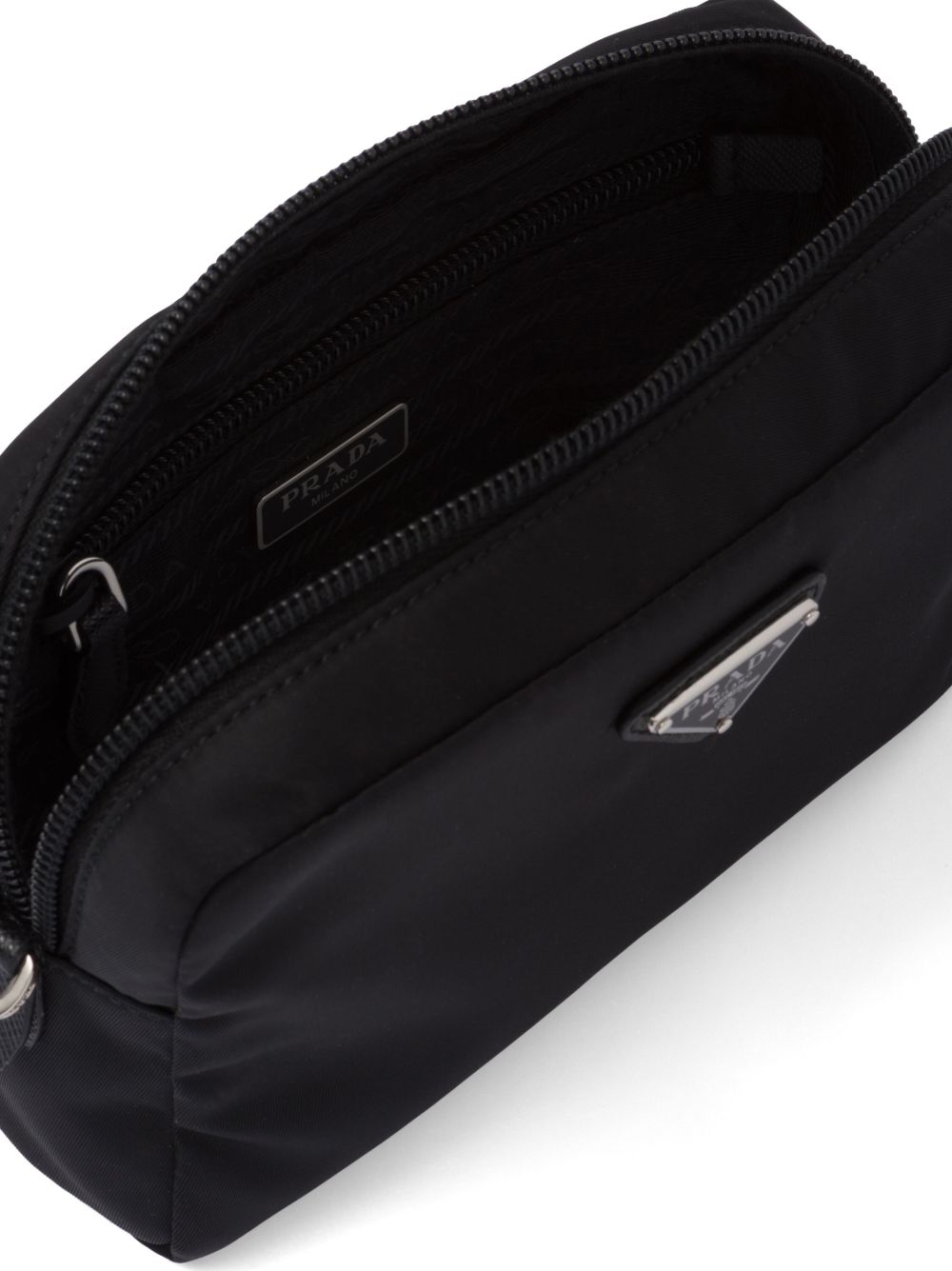 Prada
Pouch Re-Nylon con zip
