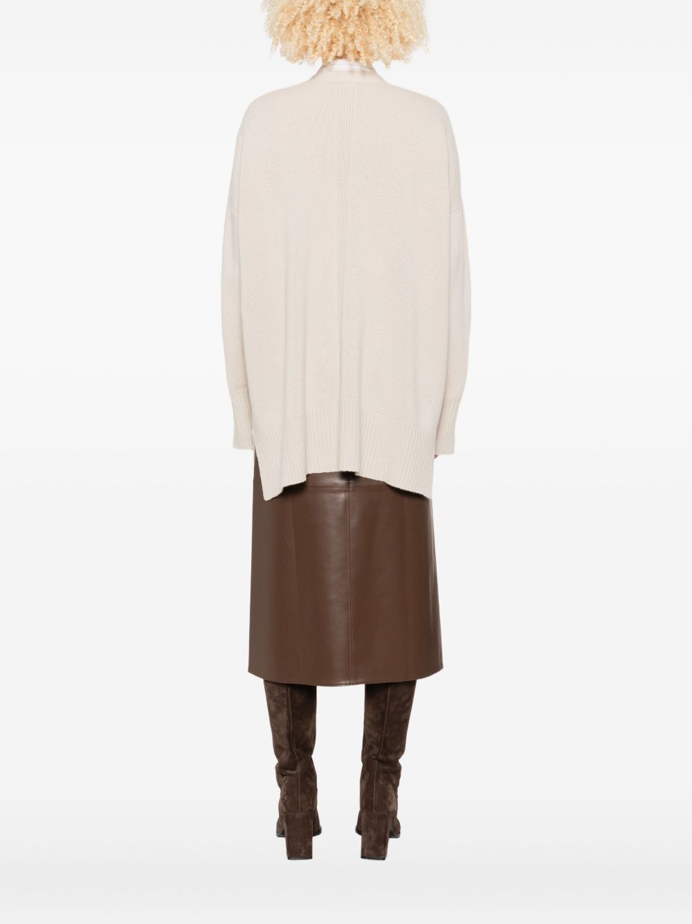 Roberto Collina
Maglione beige, scollo a V