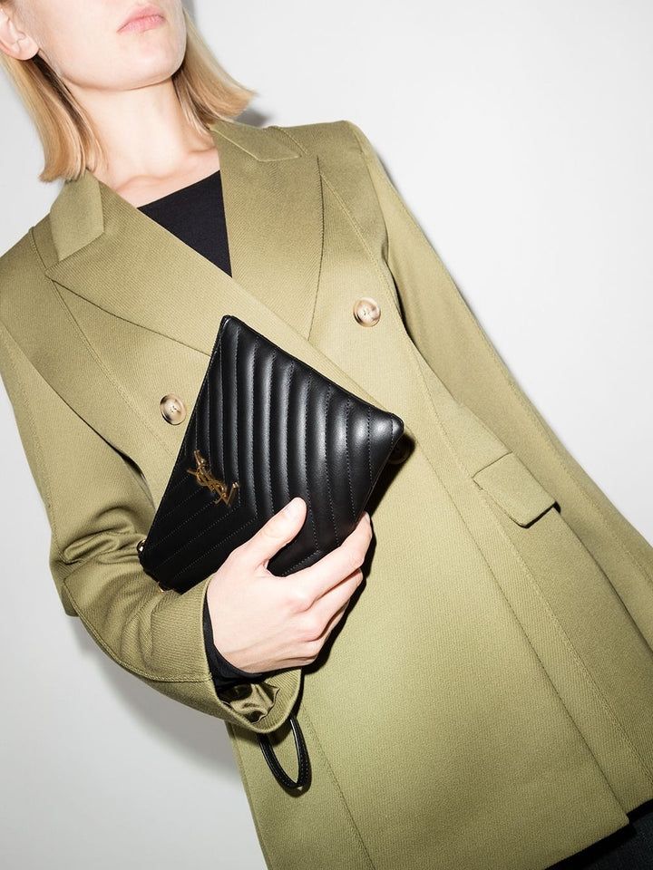 Saint Laurent
Pochette in pelle