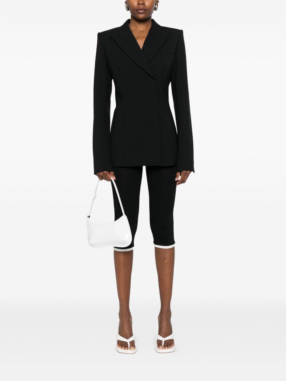 Sportmax
Giacca nera in misto lana con revers a lancia