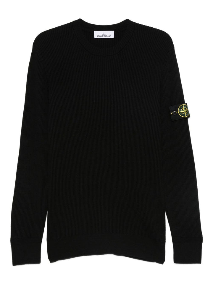 Stone Island
Maglione a coste con applicazione