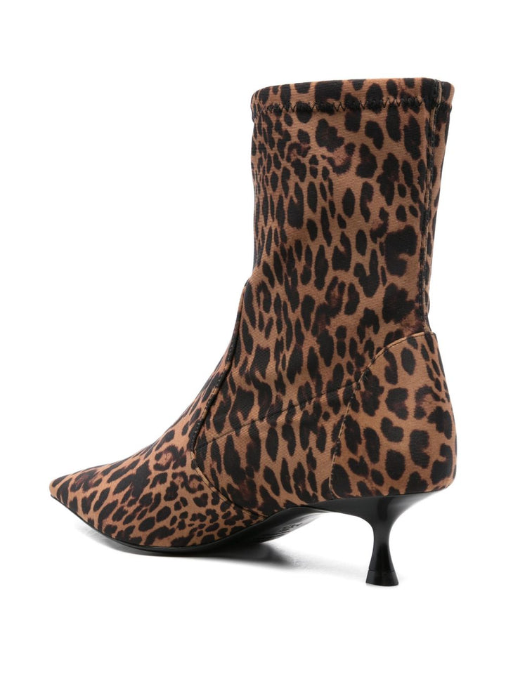 Stuart Weitzman
stiletto a punta con stampa leopardata
