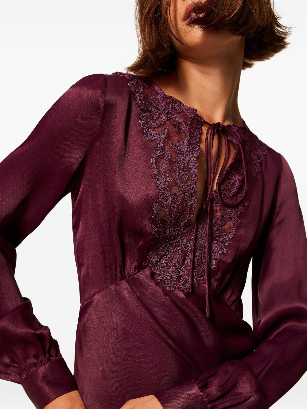 TWINSET Abito lungo in raso con ricamo