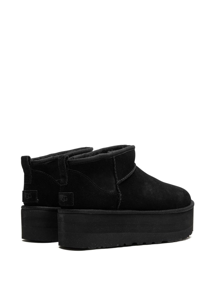 UGG
Stivali Classic Ultra Mini con suola rialzata