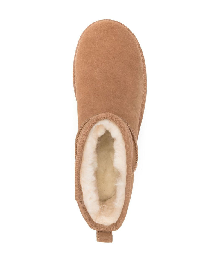 UGG
Stivali Classic Ultra Mini con suola rialzata