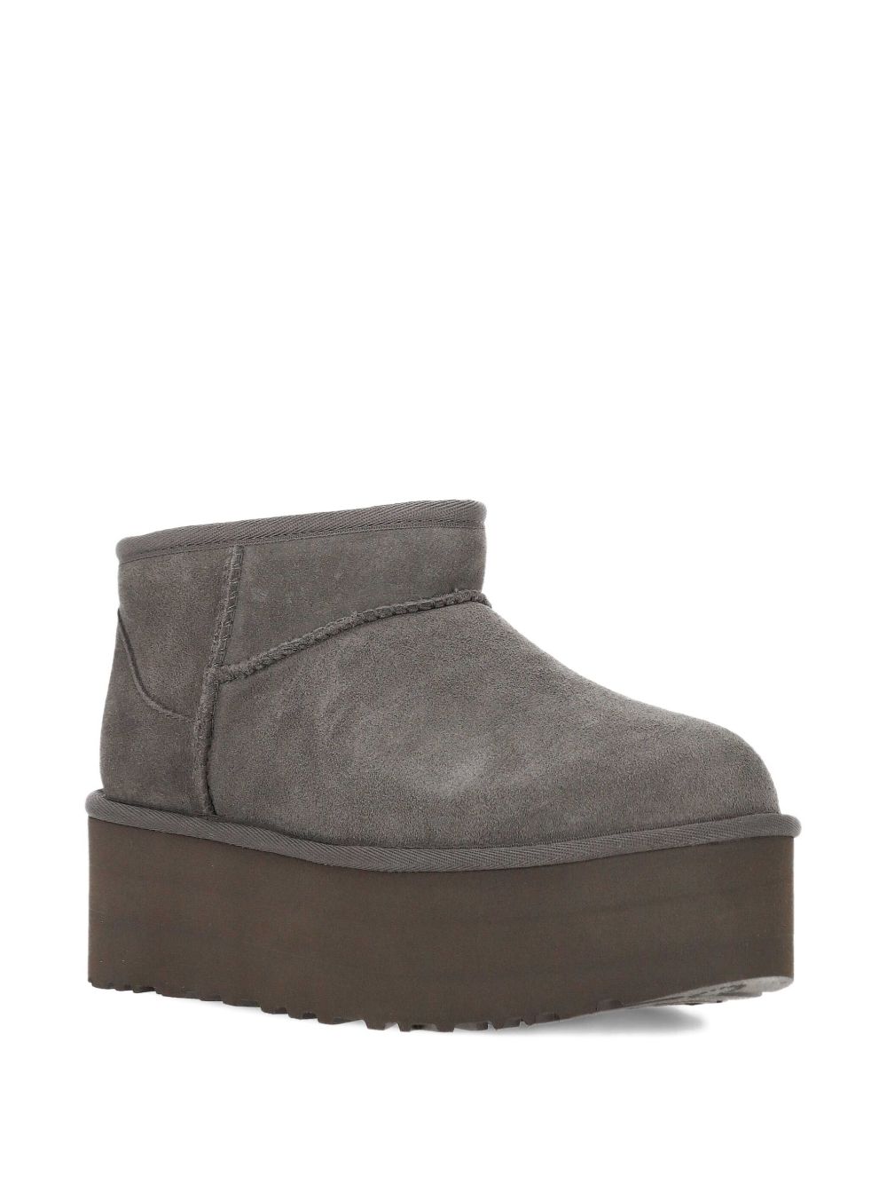 UGG
Stivali con plateau 51mm