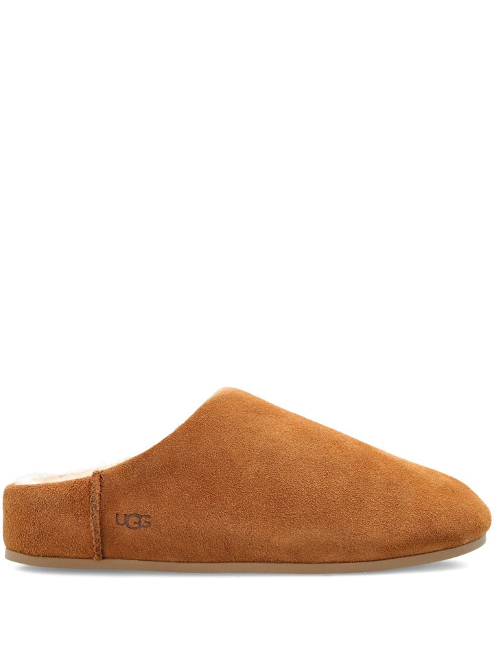 UGG
Slippers in pelle scamosciata