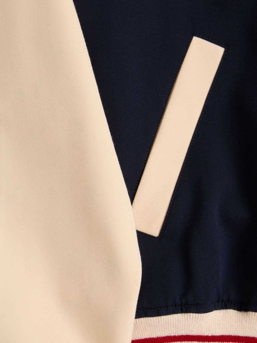 Valentino Garavani
Bomber VLogo