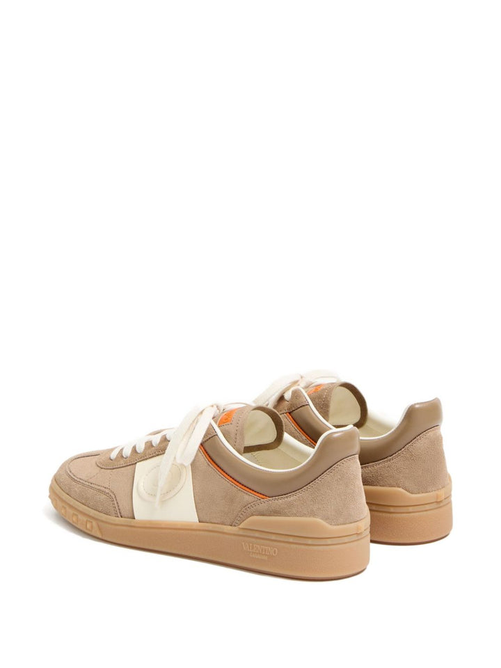 Valentino Garavani
Sneakers Upvillage