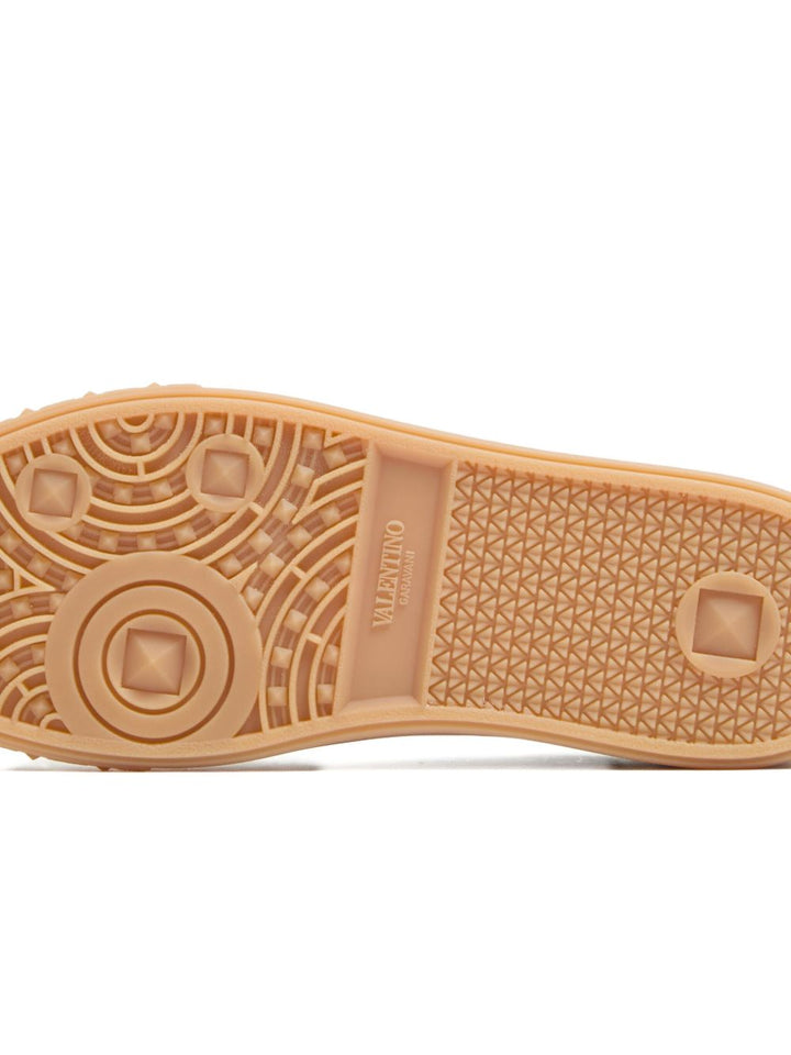 Valentino Garavani
Sneakers Upvillage