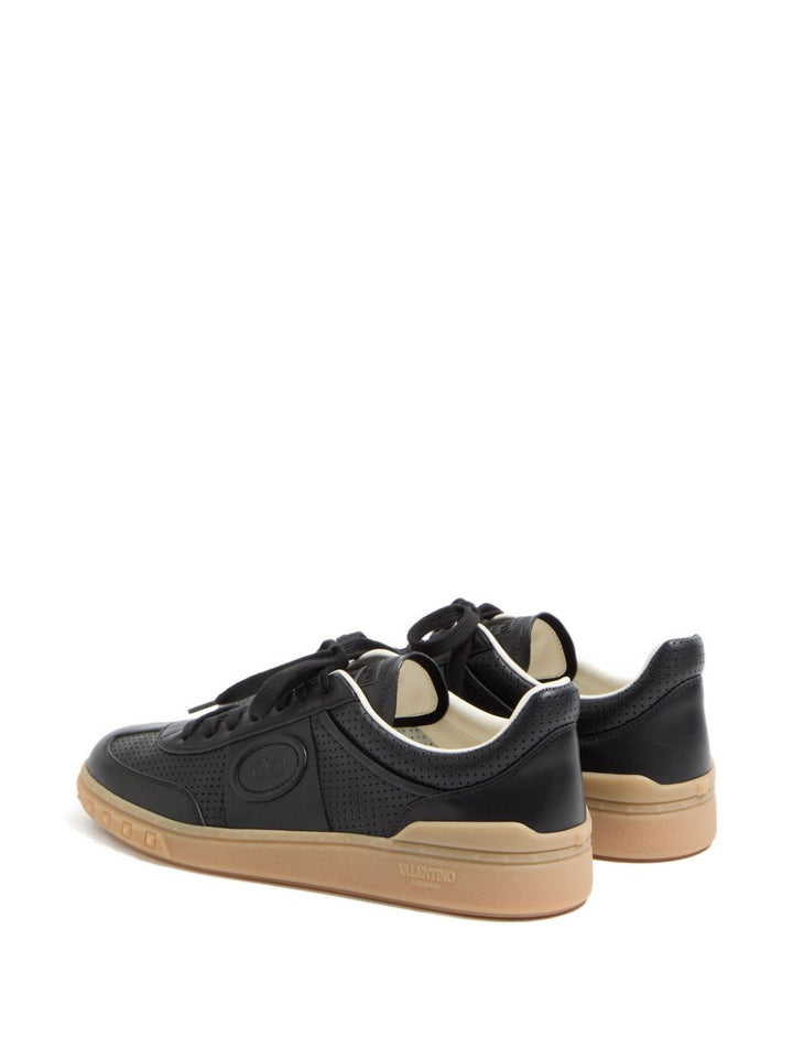 Valentino Garavani
Sneakers Upvillage