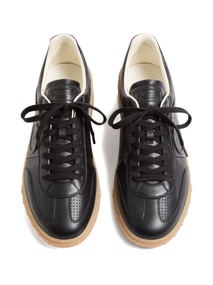 Valentino Garavani
Sneakers Upvillage