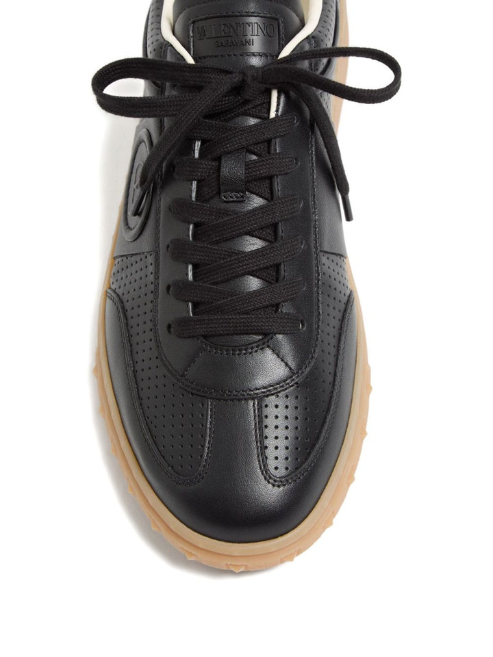 Valentino Garavani
Sneakers Upvillage