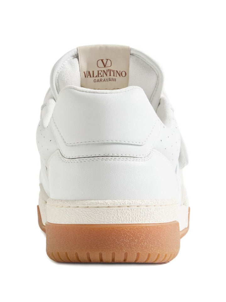 Valentino Garavani
sneakers con cinturino traforato