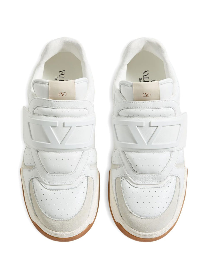 Valentino Garavani
sneakers con cinturino traforato