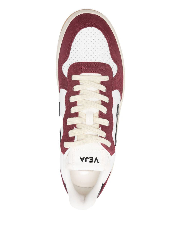 Veja
Sneakers V-10 PELLE BIANCO NERO AMARANTE