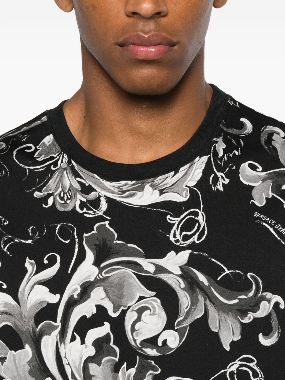 Versace Jeans Couture
T-shirt Barocco con stampa