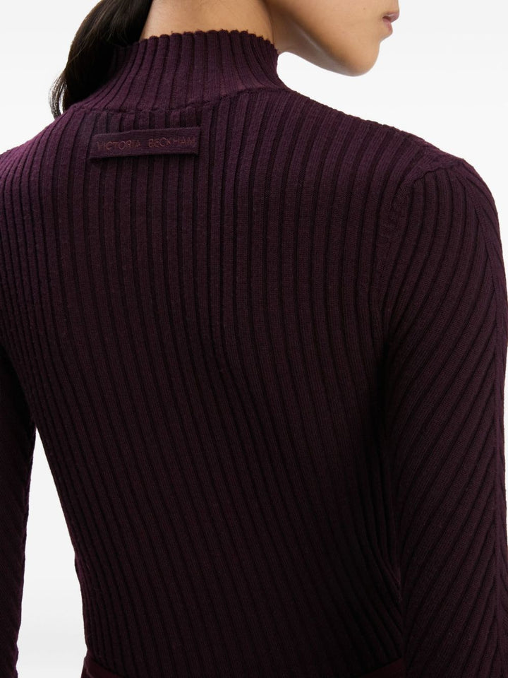 Victoria Beckham
Maglia a coste bordeaux con collo alto
