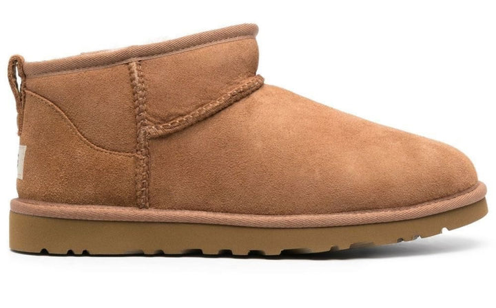 UGG
UGG STIVALI CLASSIC ULTRA MINI