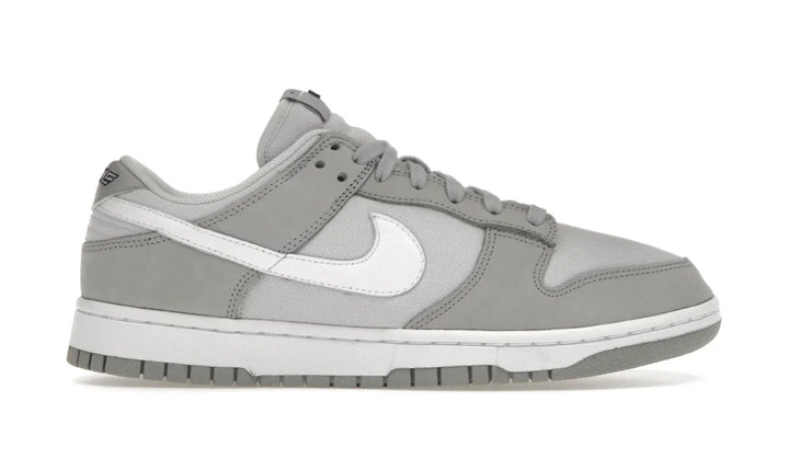 Nike Dunk Low
Light Smoke Grey