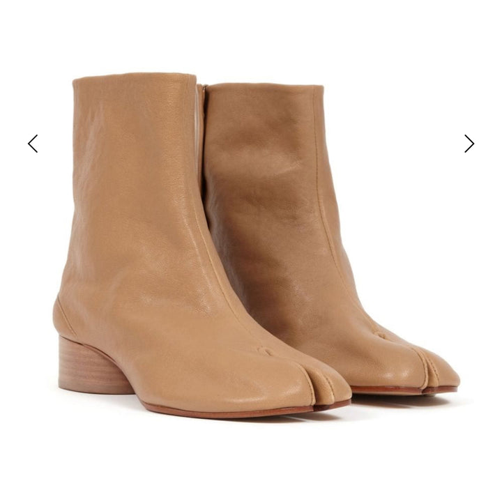 MAISON MARGIELA
MAISON MARGIELA STIVALETTI TABI 30MM