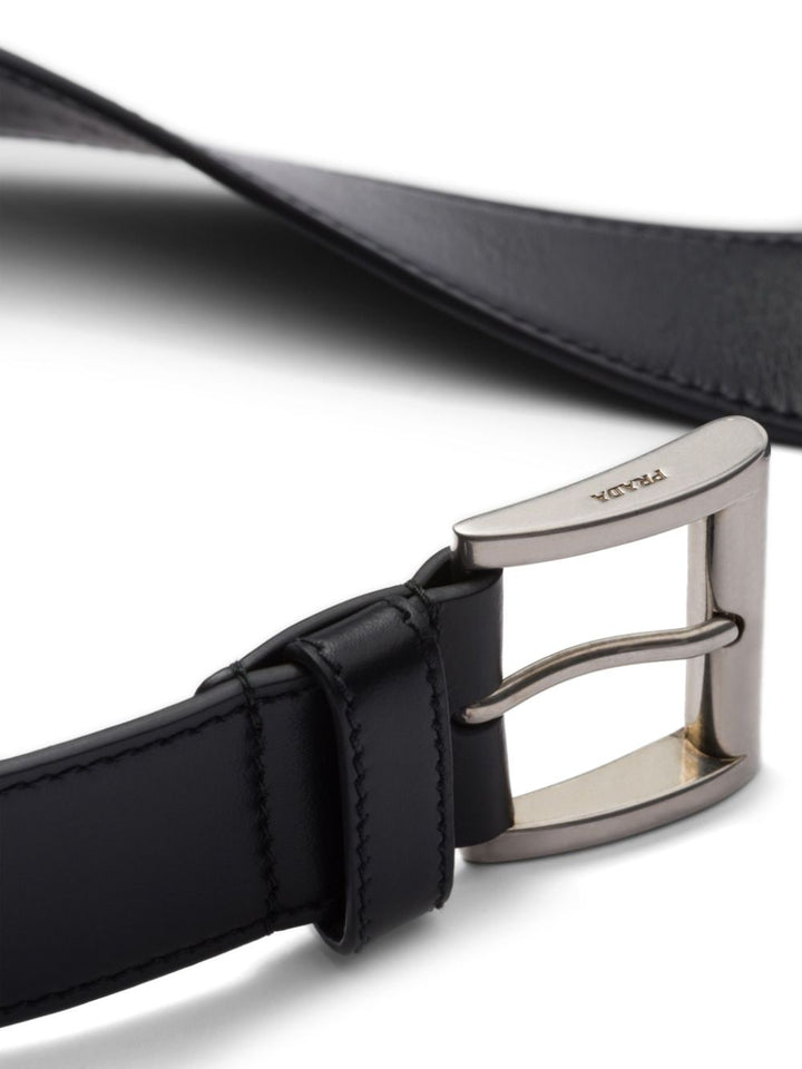 Prada
Cintura con logo inciso