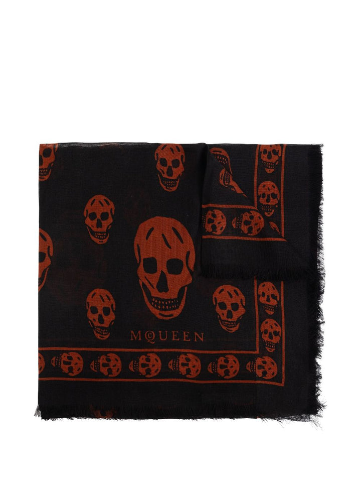 Alexander McQueen
sciarpa con stampa di teschi